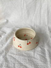 Load image into Gallery viewer, Hundaskál með texta - Fyrir hunda með síð eyru