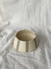 Load image into Gallery viewer, Hundaskál með texta - Fyrir hunda með síð eyru