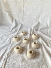 Load image into Gallery viewer, Kúlu Kertastjaki