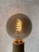 Load image into Gallery viewer, Lampi 6