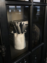 Load image into Gallery viewer, Sandur - Vasi