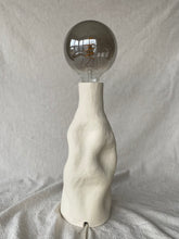 Load image into Gallery viewer, Lampi 2