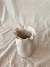 Load image into Gallery viewer, Sandur - Vasi